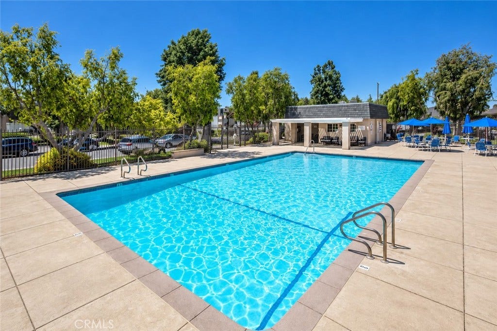 19208 Hamlin Street, #5, Reseda, CA 91335 19208 Hamlin Street, #5, Reseda, CA 91335