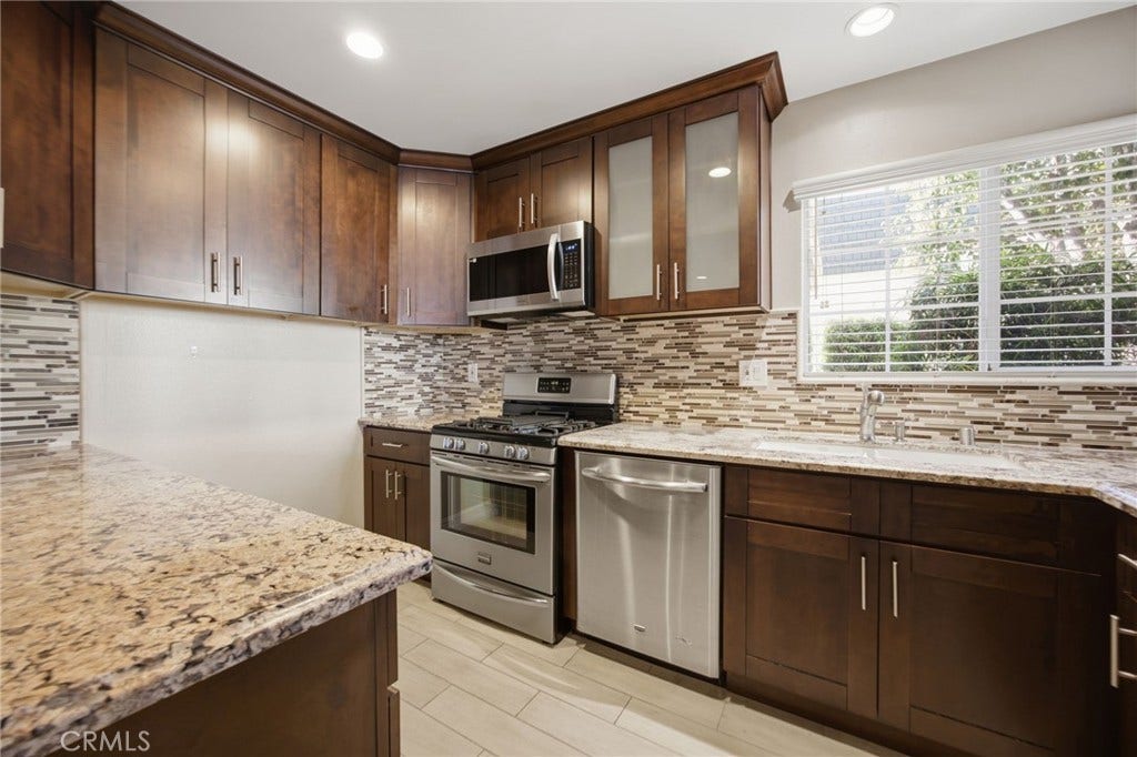 19208 Hamlin Street, #5, Reseda, CA 91335 19208 Hamlin Street, #5, Reseda, CA 91335