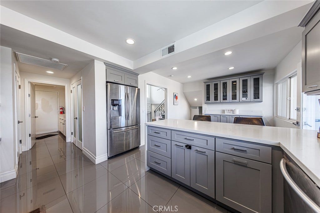 4534 Totana Drive, Tarzana, CA 91356 4534 Totana Drive, Tarzana, CA 91356