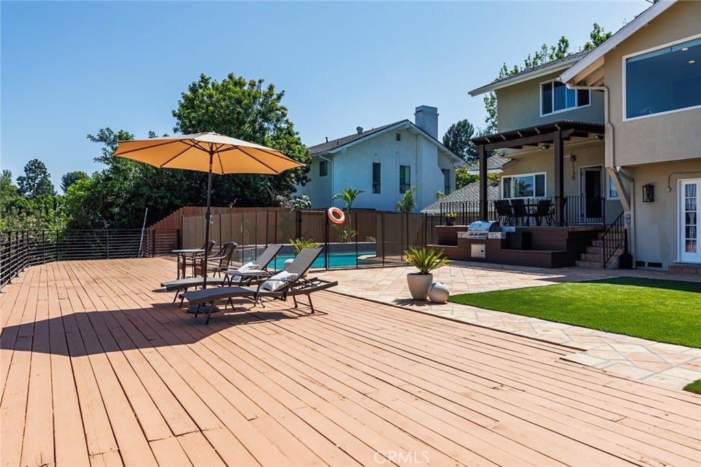 4534 Totana Drive, Tarzana, CA 91356 4534 Totana Drive, Tarzana, CA 91356