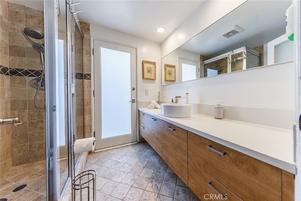 4534 Totana Drive, Tarzana, CA 91356 4534 Totana Drive, Tarzana, CA 91356