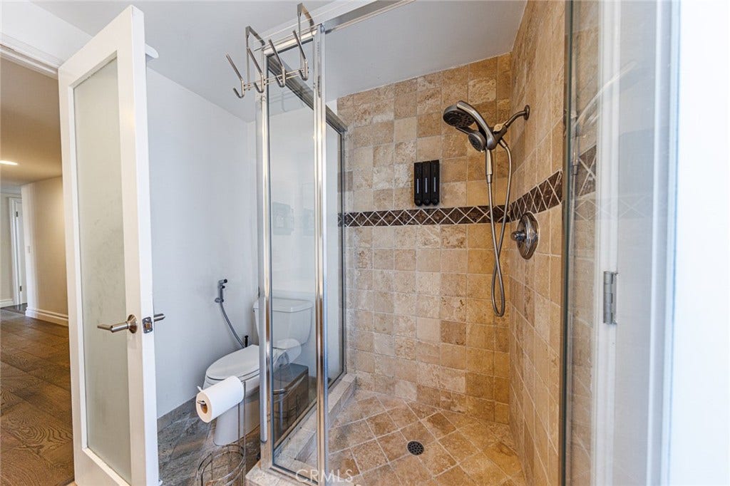 4534 Totana Drive, Tarzana, CA 91356 4534 Totana Drive, Tarzana, CA 91356