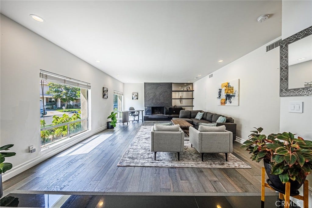 4534 Totana Drive, Tarzana, CA 91356 4534 Totana Drive, Tarzana, CA 91356