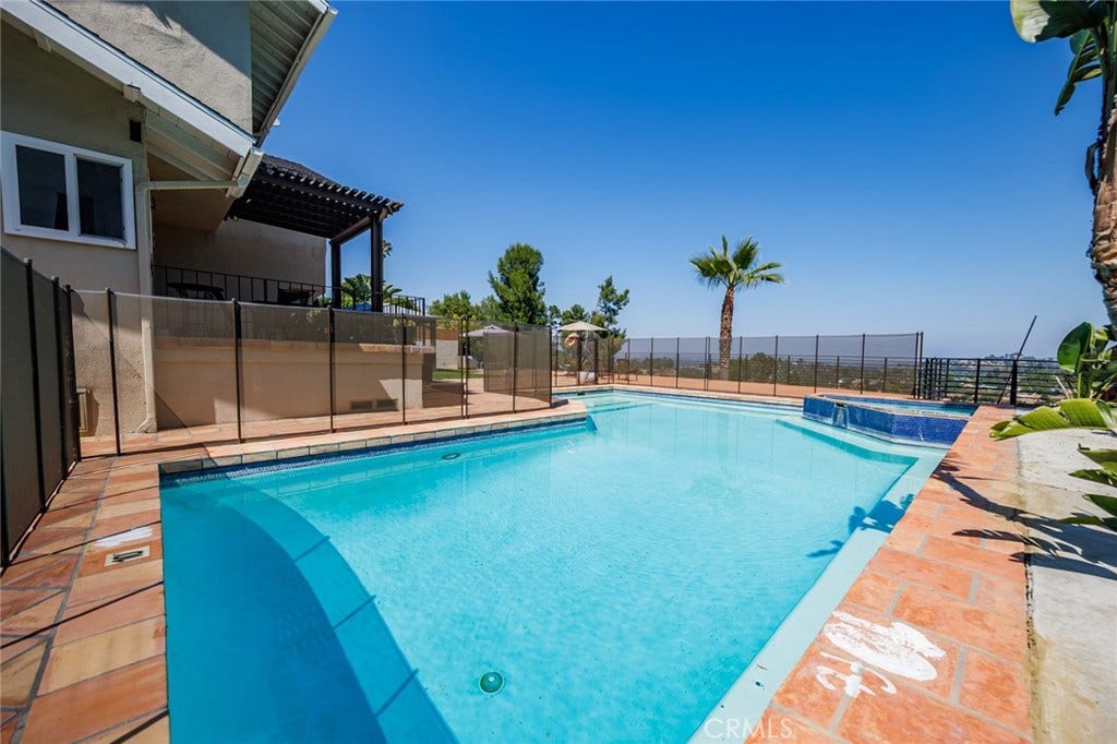 4534 Totana Drive, Tarzana, CA 91356 4534 Totana Drive, Tarzana, CA 91356