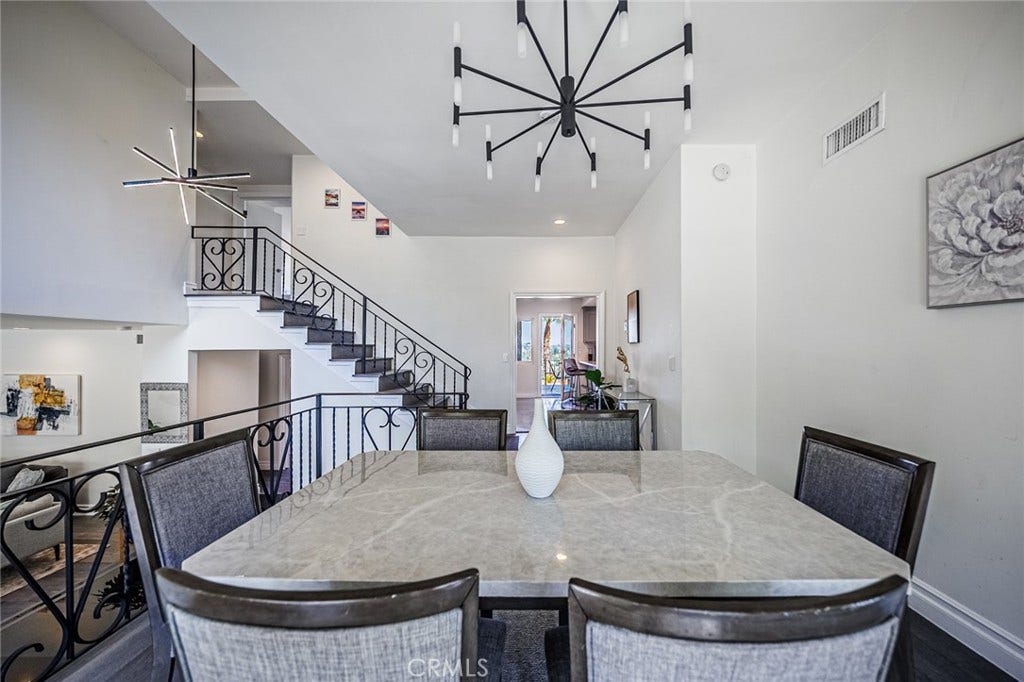 4534 Totana Drive, Tarzana, CA 91356 4534 Totana Drive, Tarzana, CA 91356