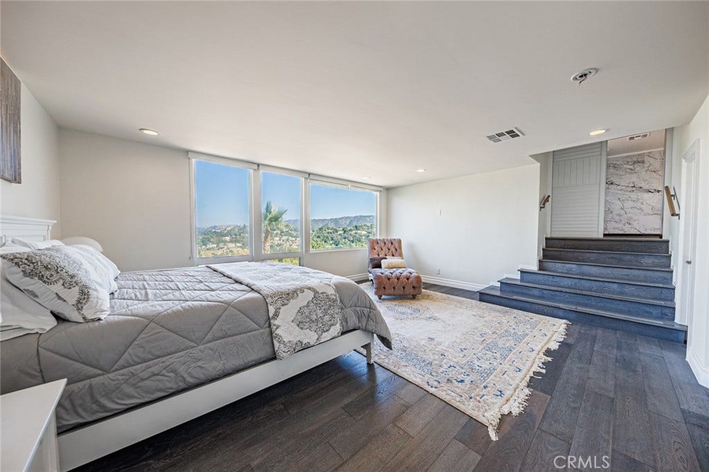 4534 Totana Drive, Tarzana, CA 91356 4534 Totana Drive, Tarzana, CA 91356