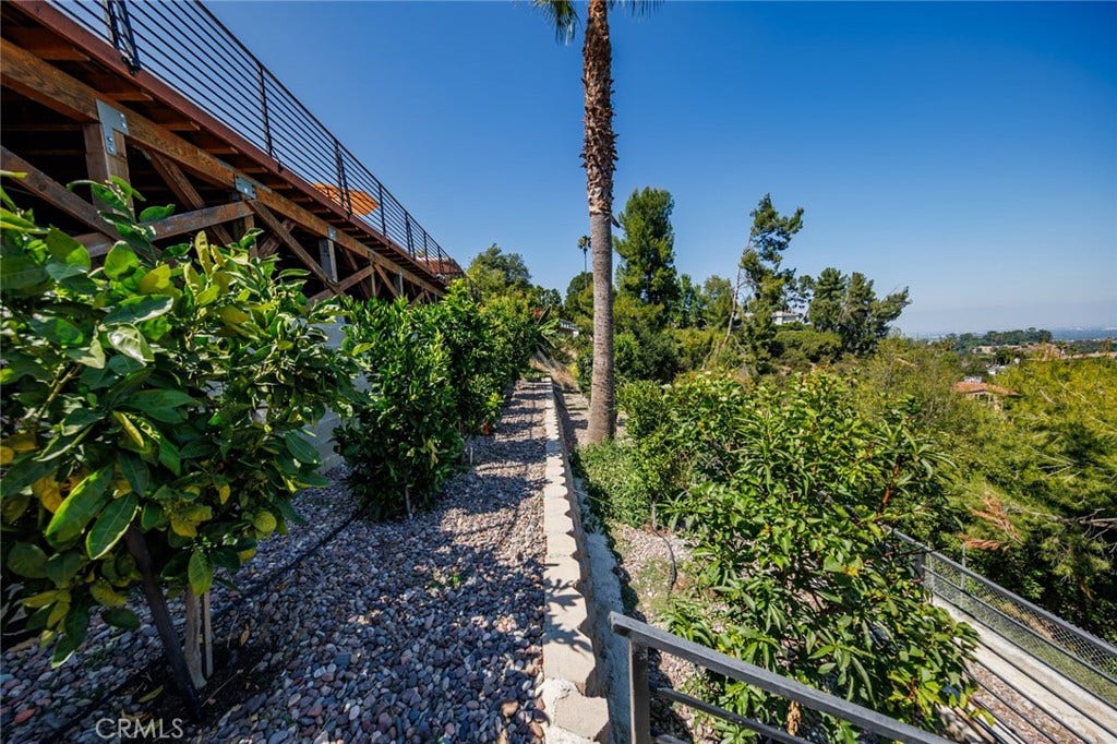 4534 Totana Drive, Tarzana, CA 91356 4534 Totana Drive, Tarzana, CA 91356