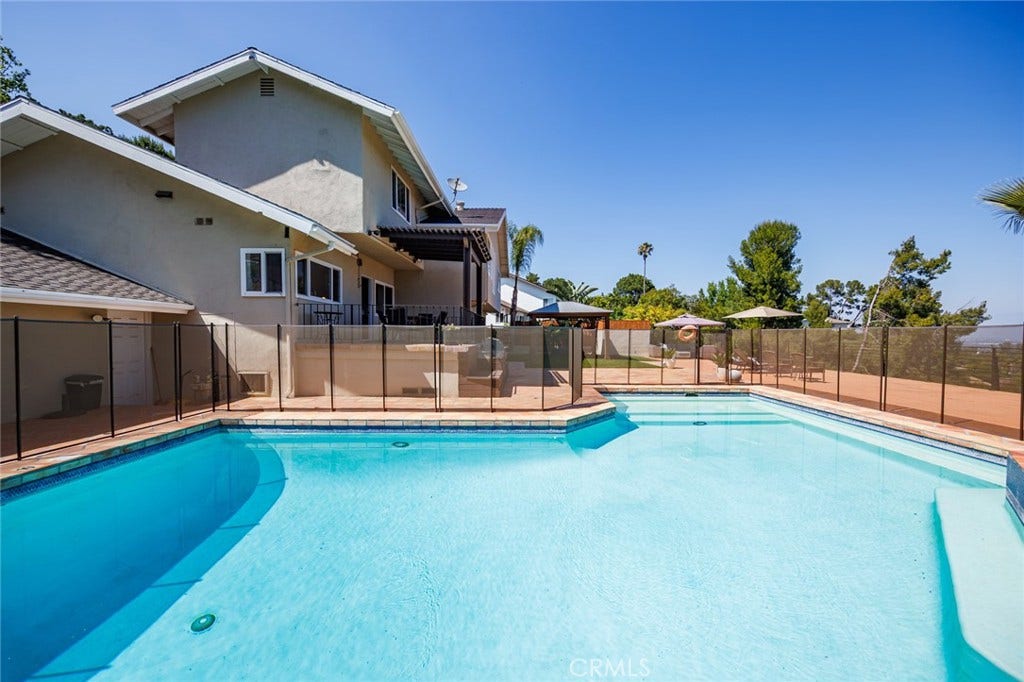 4534 Totana Drive, Tarzana, CA 91356 4534 Totana Drive, Tarzana, CA 91356