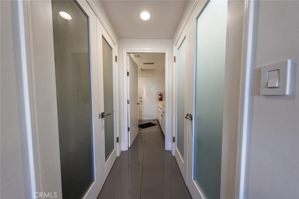 4534 Totana Drive, Tarzana, CA 91356 4534 Totana Drive, Tarzana, CA 91356