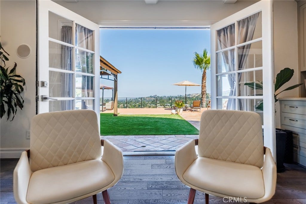 4534 Totana Drive, Tarzana, CA 91356 4534 Totana Drive, Tarzana, CA 91356