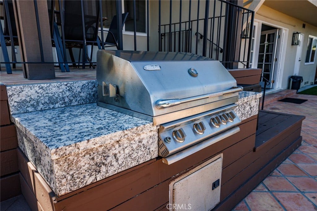4534 Totana Drive, Tarzana, CA 91356 4534 Totana Drive, Tarzana, CA 91356