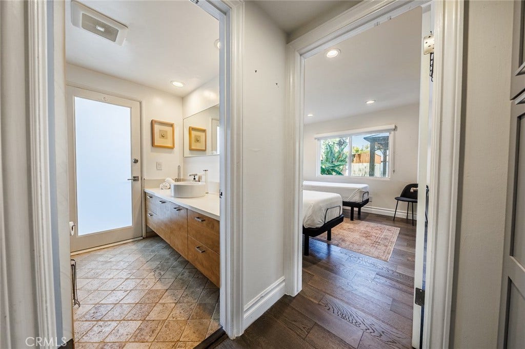 4534 Totana Drive, Tarzana, CA 91356 4534 Totana Drive, Tarzana, CA 91356