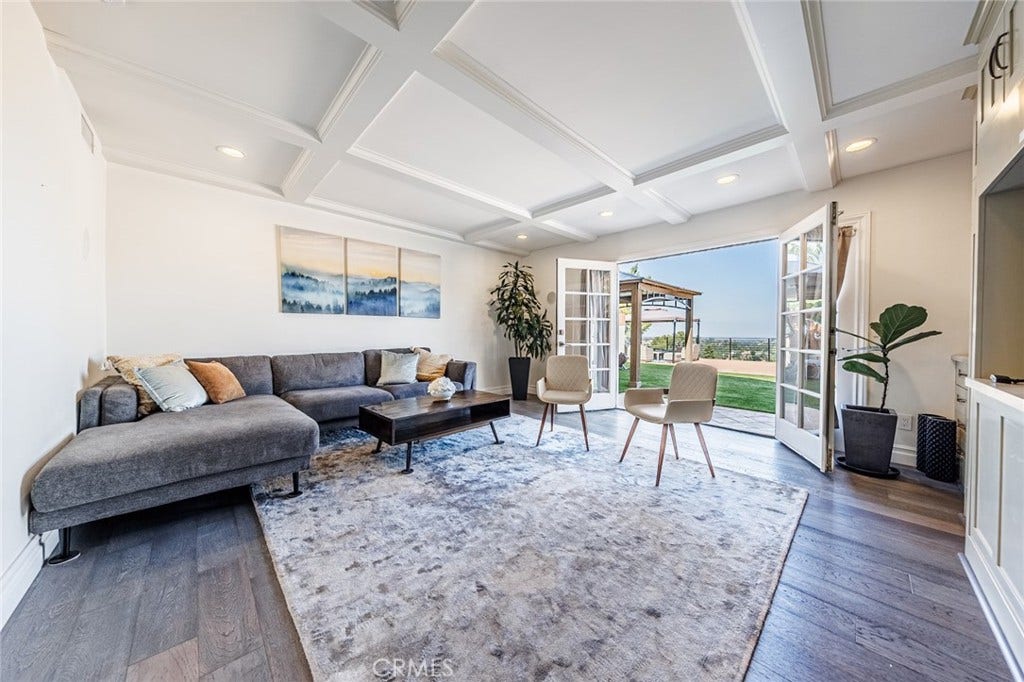 4534 Totana Drive, Tarzana, CA 91356 4534 Totana Drive, Tarzana, CA 91356