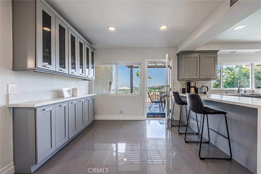 4534 Totana Drive, Tarzana, CA 91356 4534 Totana Drive, Tarzana, CA 91356