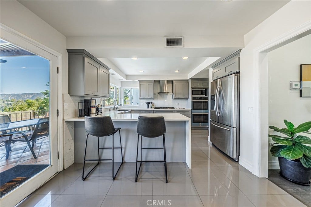 4534 Totana Drive, Tarzana, CA 91356 4534 Totana Drive, Tarzana, CA 91356
