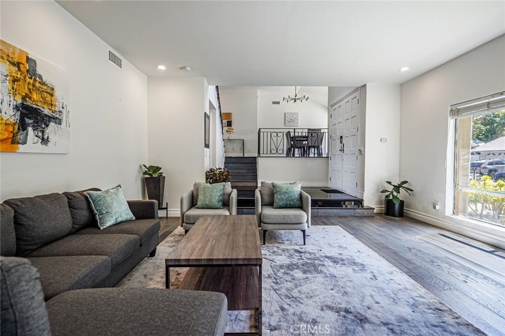 4534 Totana Drive, Tarzana, CA 91356 4534 Totana Drive, Tarzana, CA 91356
