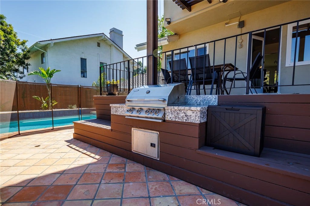 4534 Totana Drive, Tarzana, CA 91356 4534 Totana Drive, Tarzana, CA 91356