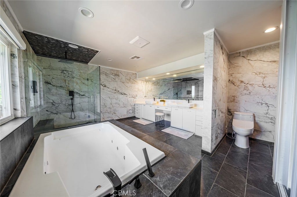 4534 Totana Drive, Tarzana, CA 91356 4534 Totana Drive, Tarzana, CA 91356