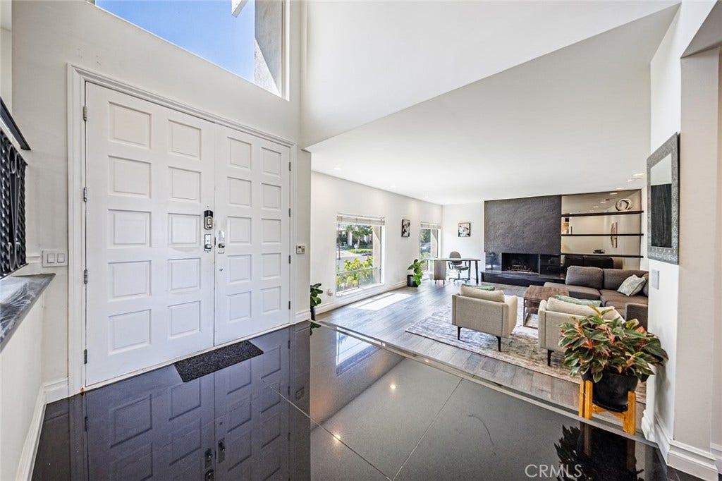 4534 Totana Drive, Tarzana, CA 91356 4534 Totana Drive, Tarzana, CA 91356