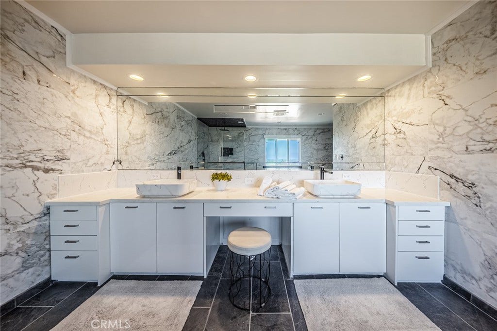 4534 Totana Drive, Tarzana, CA 91356 4534 Totana Drive, Tarzana, CA 91356