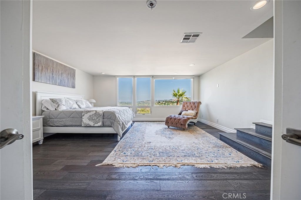 4534 Totana Drive, Tarzana, CA 91356 4534 Totana Drive, Tarzana, CA 91356