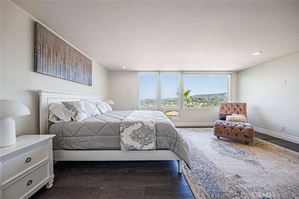 4534 Totana Drive, Tarzana, CA 91356 4534 Totana Drive, Tarzana, CA 91356