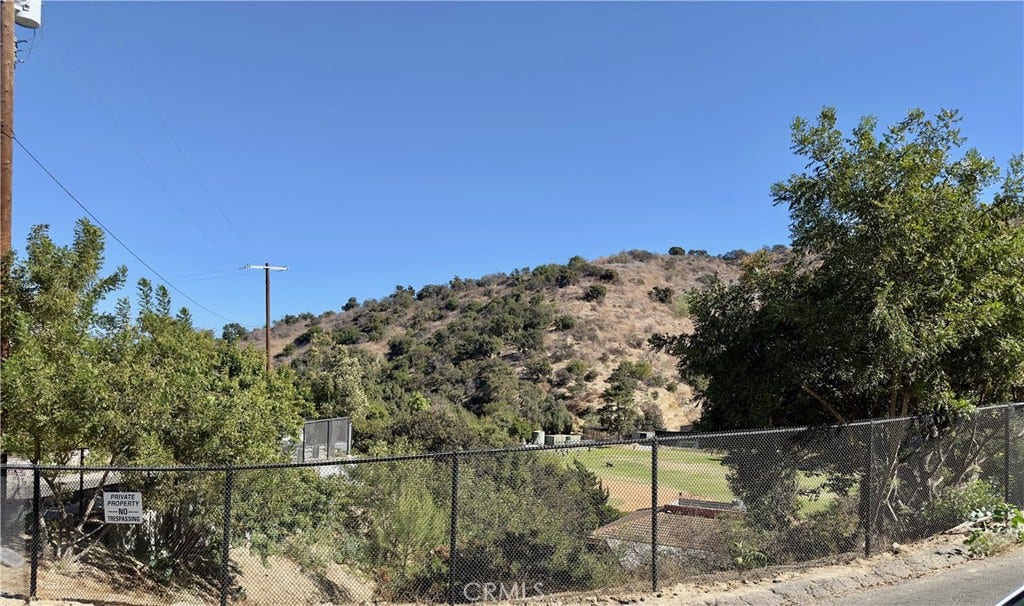 3747 Camino De La Cumbre, Sherman Oaks, CA 91423 3747 Camino De La Cumbre, Sherman Oaks, CA 91423