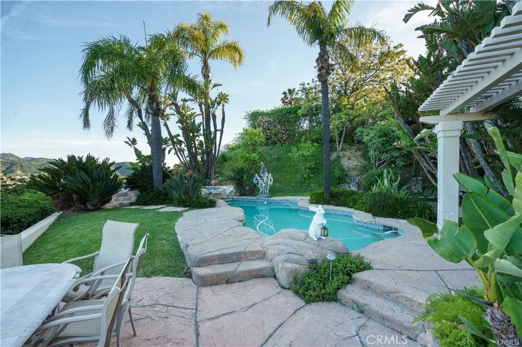 24142 Park Riviera, Calabasas, CA 91302 24142 Park Riviera, Calabasas, CA 91302