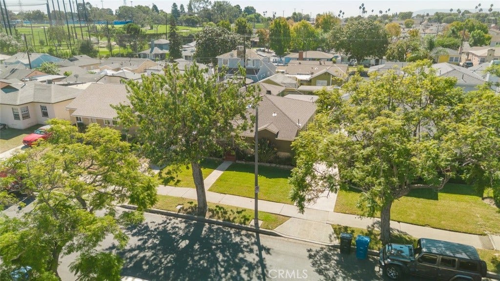 2036 W 95th Street, Los Angeles, CA 90047 2036 W 95th Street, Los Angeles, CA 90047