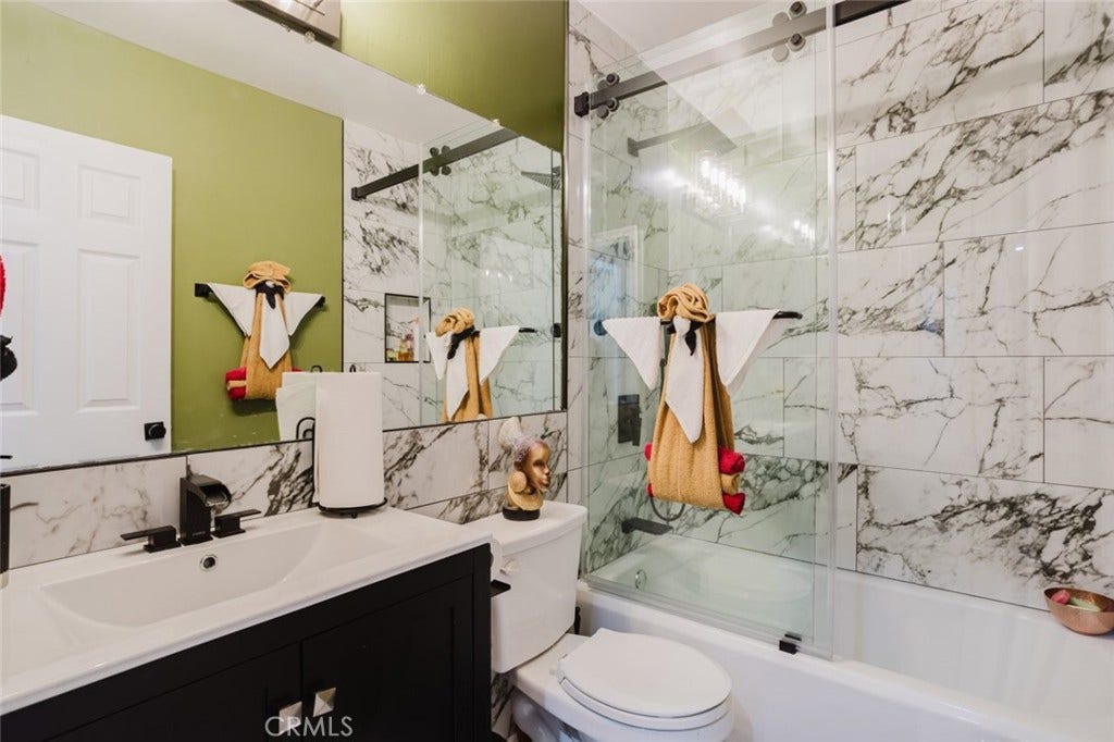 2036 W 95th Street, Los Angeles, CA 90047 2036 W 95th Street, Los Angeles, CA 90047