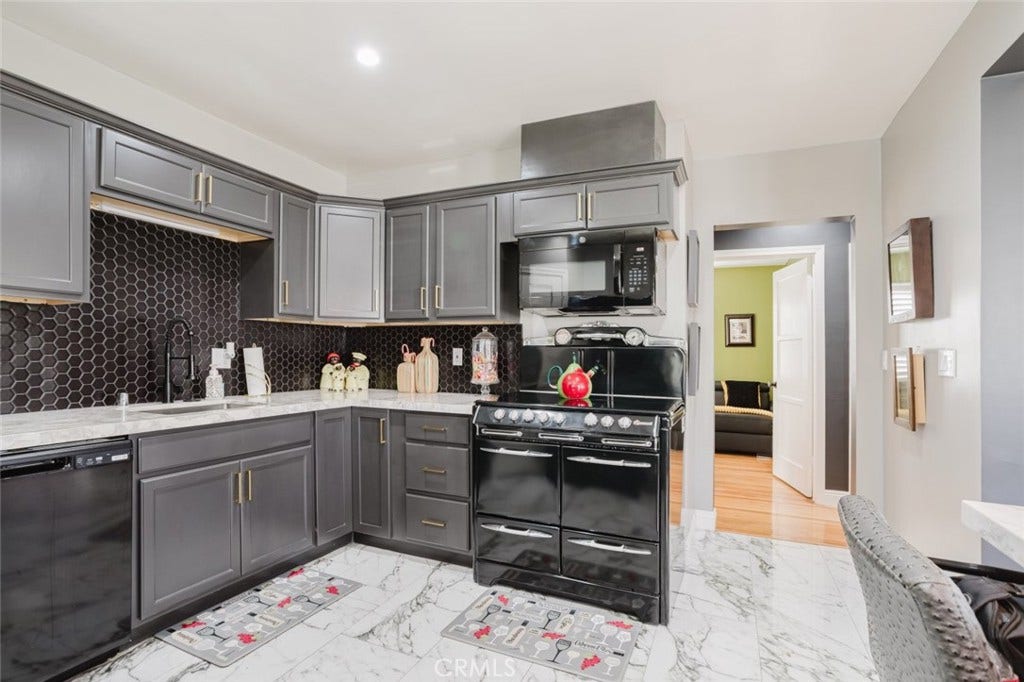 2036 W 95th Street, Los Angeles, CA 90047 2036 W 95th Street, Los Angeles, CA 90047