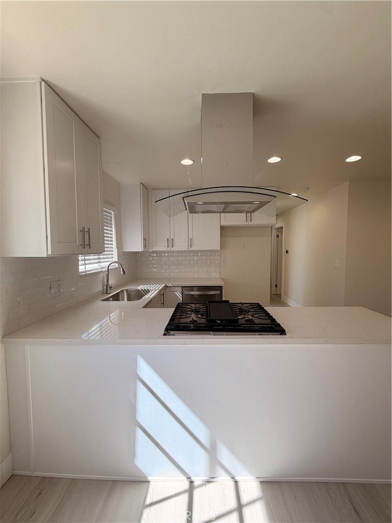 18206 Napa Street, Northridge, CA 91325 kitchen