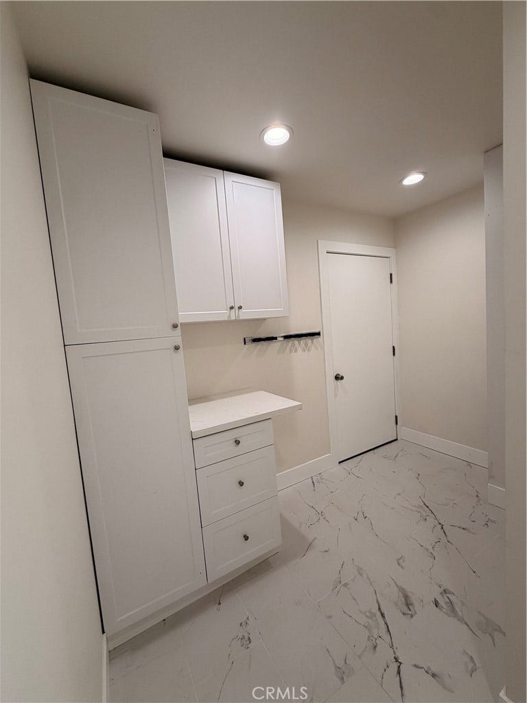 18206 Napa Street, Northridge, CA 91325 laundry room