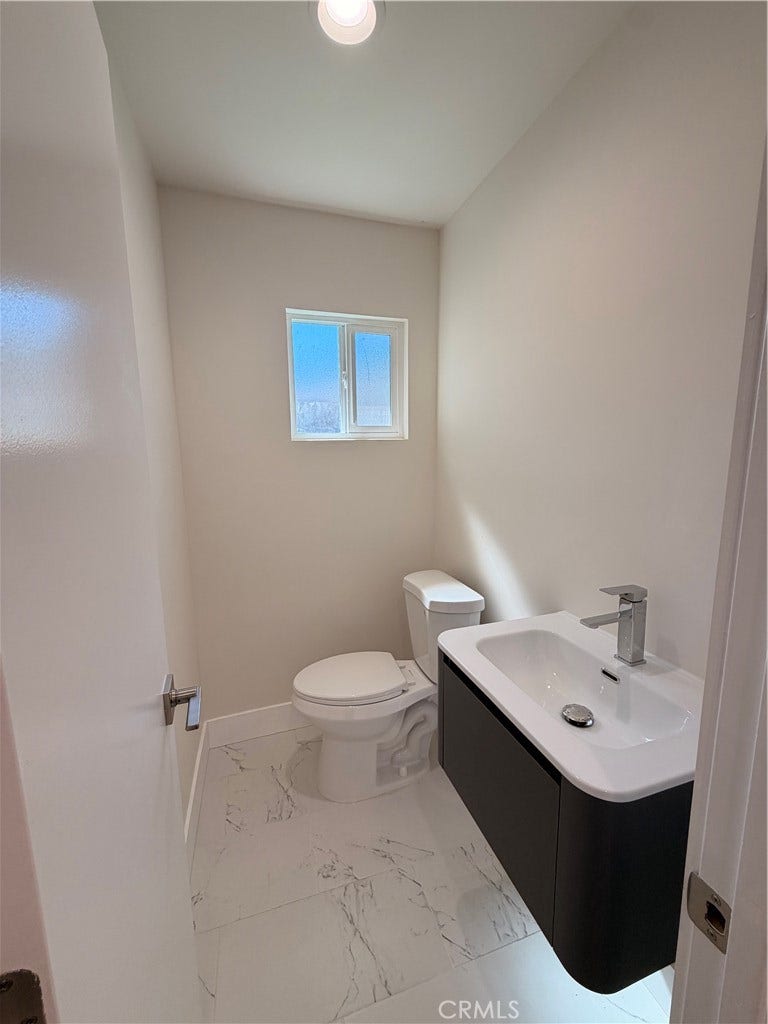 18206 Napa Street, Northridge, CA 91325 half bath
