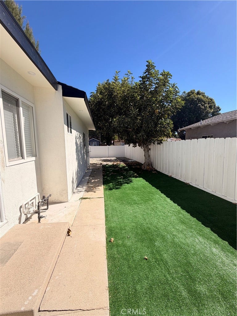 18206 Napa Street, Northridge, CA 91325 backyard