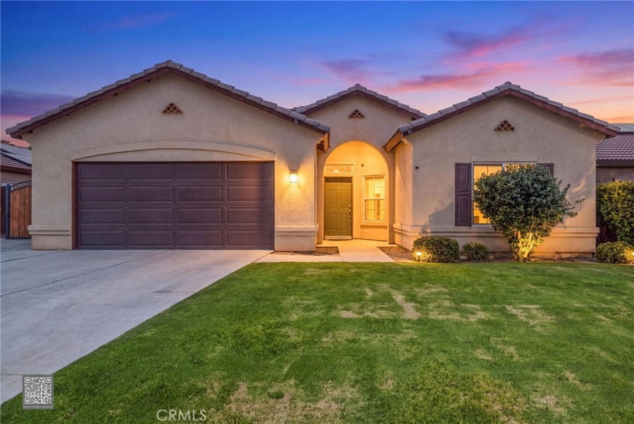 Property photo for 10826 Avenida Frasca Drive, Bakersfield, CA