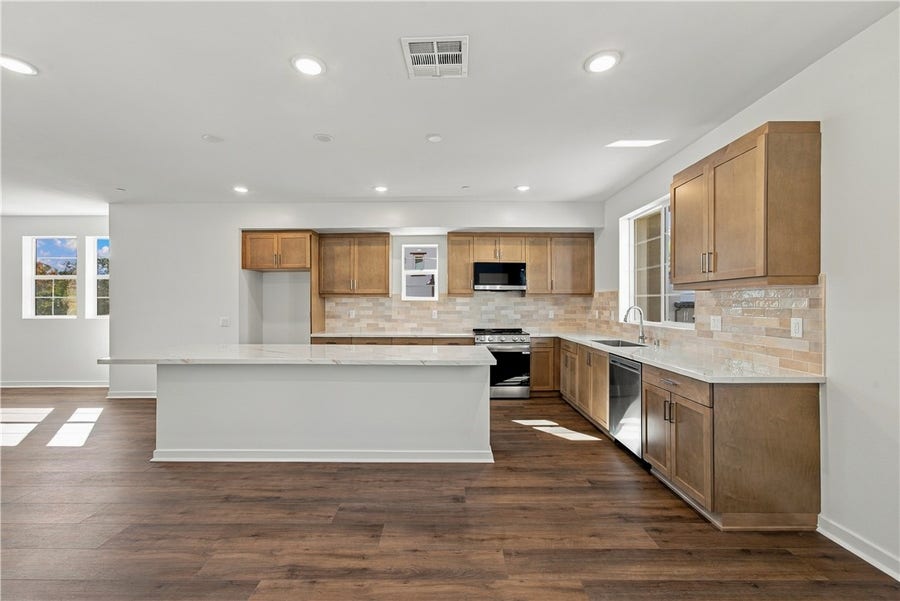 Property photo for 562 Via Zibello, Camarillo, CA