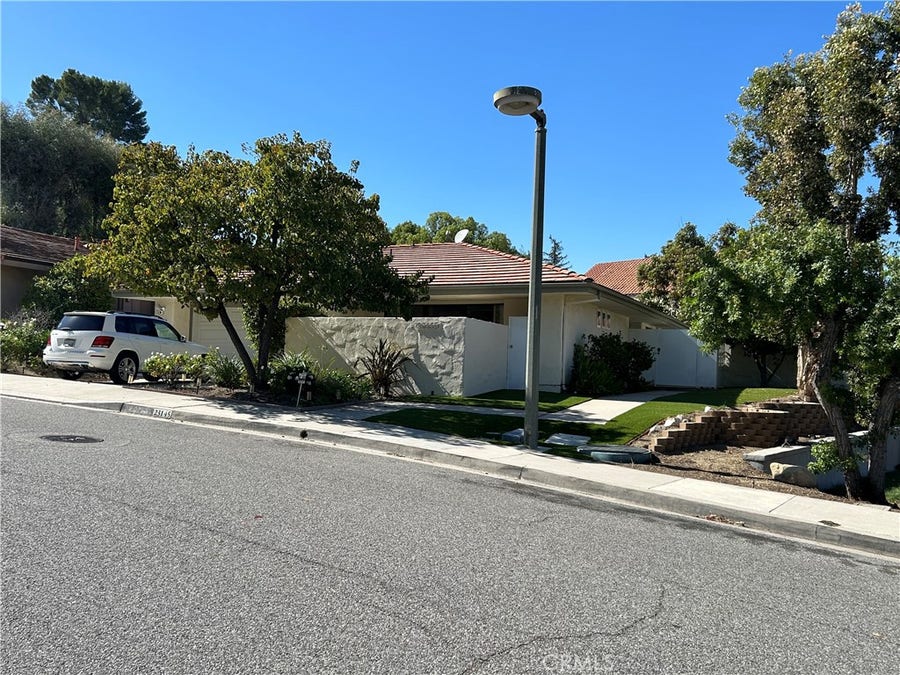 Property photo for 23145 Park Contessa, Calabasas, CA