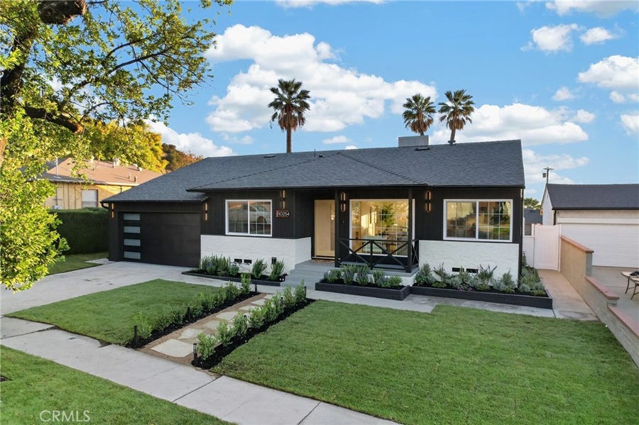 Property photo for 10254 Roscoe Boulevard, Sun Valley, CA