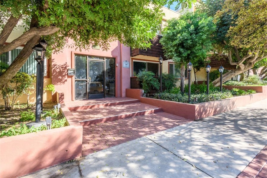 Property photo for 5414 Newcastle, Encino, CA
