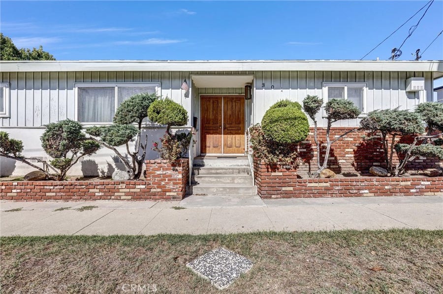 Property photo for 301 E Buckthorn, Inglewood, CA