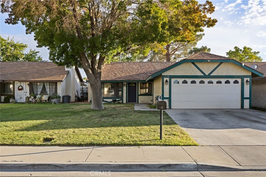 Property photo for 1008 E Newgrove, Lancaster, CA