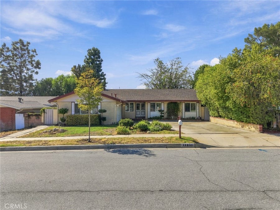 Property photo for 22200 Barbacoa Drive, Saugus, CA