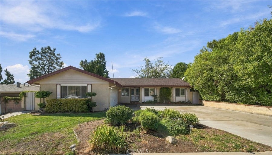 Property photo for 22200 Barbacoa Drive, Saugus, CA