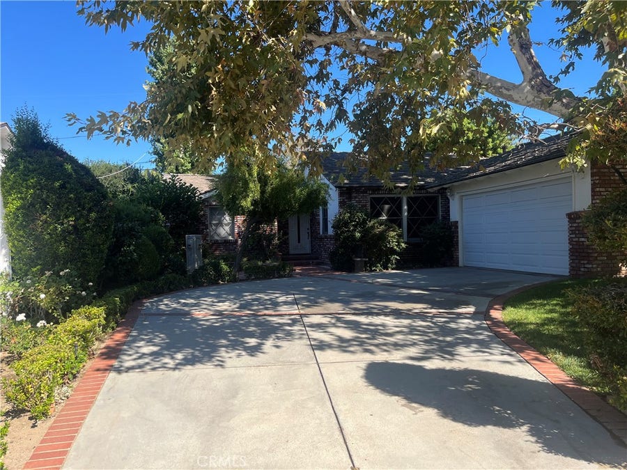Property photo for 22615 Collins Street, Woodland Hills, CA