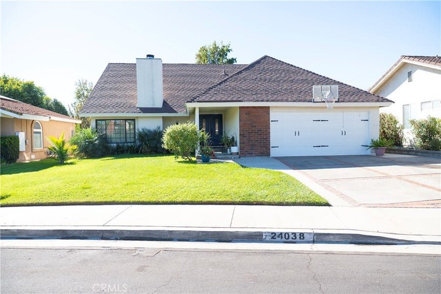Property photo for 24038 Avenida Entrana, Valencia, CA