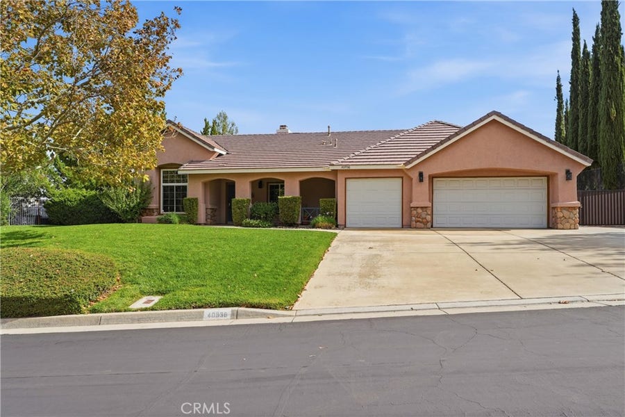 Property photo for 40936 Via Tranqilo, Palmdale, CA