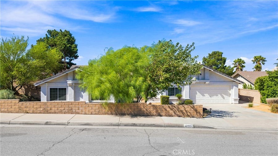Property photo for 5901 Redwood, Palmdale, CA