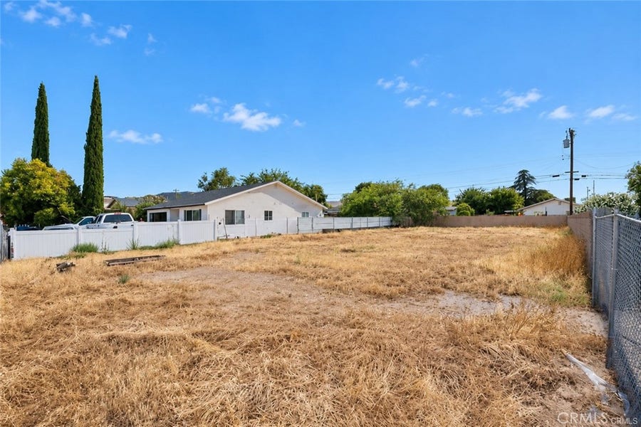 Property photo for 38545 4th Street, Palmdale, CA