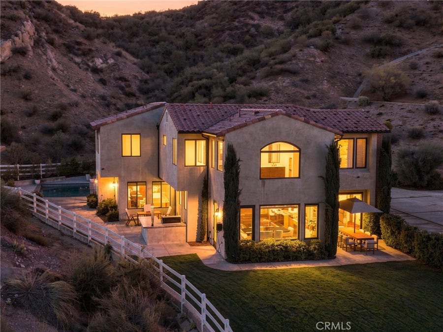 Property photo for 16101 Live Oak Circle, Canyon Country, CA